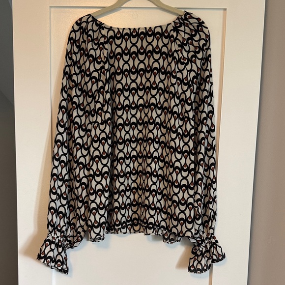 Elegant Black and White Patterned Women's Top - Picture 1 of 8